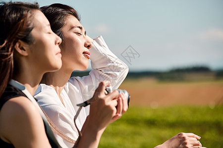 图画野餐边路女人的旅程自然风光图片