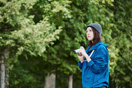 女人的徒步旅行图片