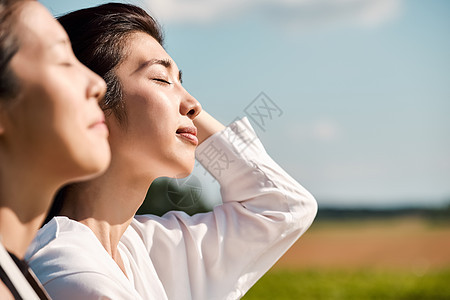 美女闺蜜旅行图片