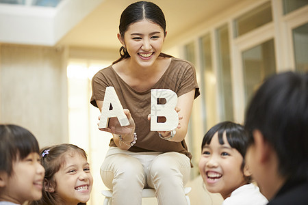 补习班女教师学校生活图片