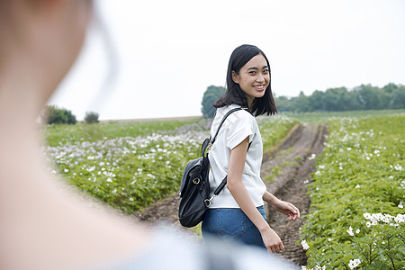 农场的女高中生图片