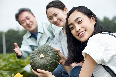 年轻人男女学生女子农场之旅图片