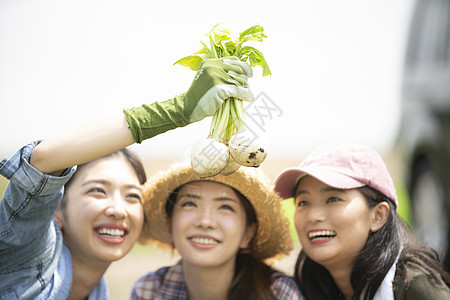 亚洲人20多岁室外女农业伴侣图片