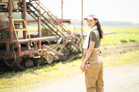 工作年轻丰收女农业肖像图片