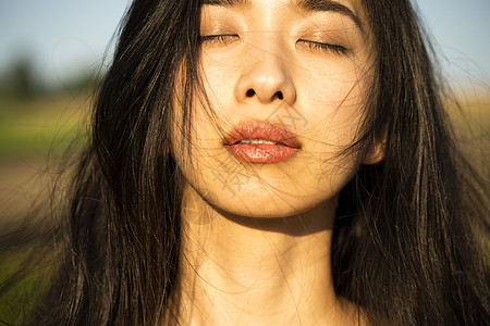 医疗服务晚上美女女自然肖像图片