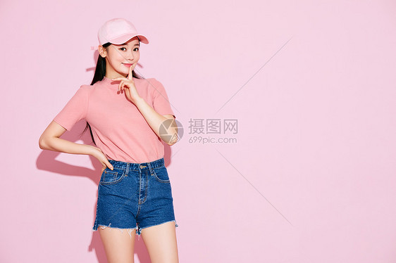 青春活力少女的形象图片