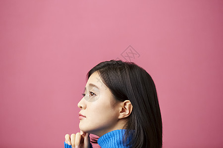女侧脸照图片
