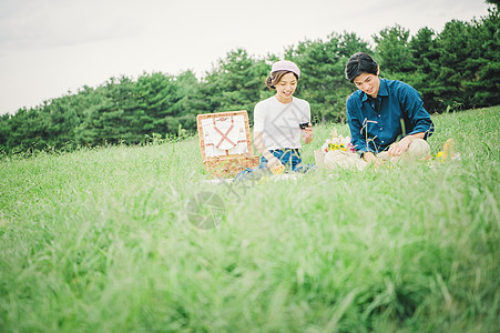 精美人物日式便当野餐夫妇图片
