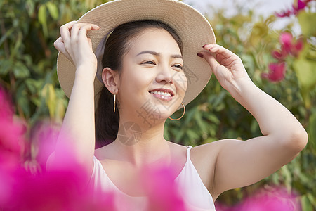 户外愉快女人度假旅行图片