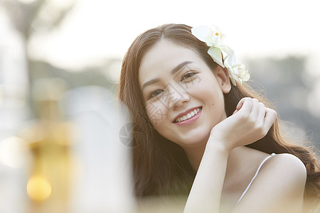 漂亮的年轻女孩图片