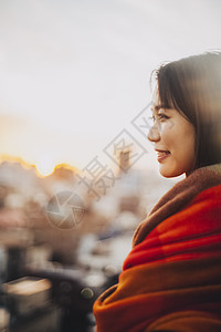 户外女孩新生活女屋顶生活方式图片