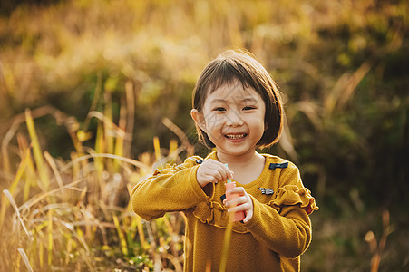 秋草幼儿复制空间乐趣孩子们玩川原背景