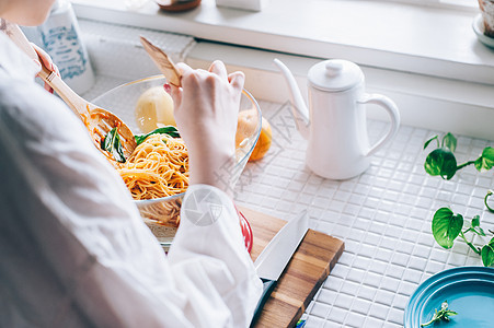 30多岁生活资料木制女生活美食图片