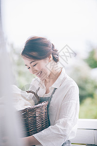 做家务的成熟女人图片