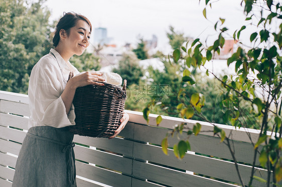 做家务的成熟女人图片