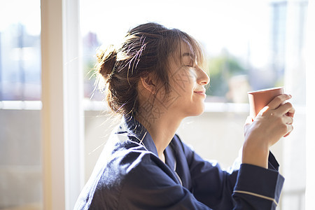 假日放松壮年美丽的女人生活形象图片