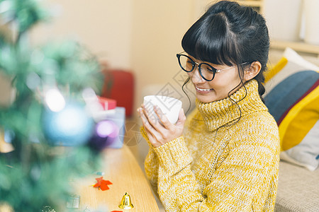 女人过圣诞节图片