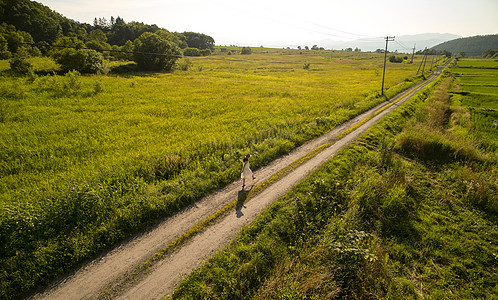 北海道旅行的一个女孩图片