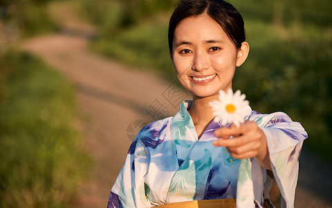 交出浴衣风格乡下妇女夏天浴衣图片