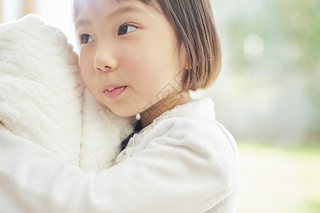 感觉好小孩半身照儿童女孩生活方式家务图片