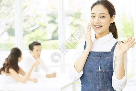 餐厅年轻可爱女服务员图片