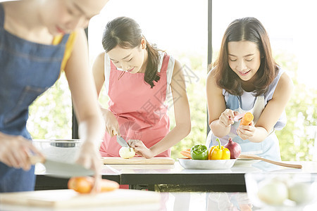 漂亮可爱的女人做饭图片