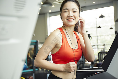 热爱健身的女子图片