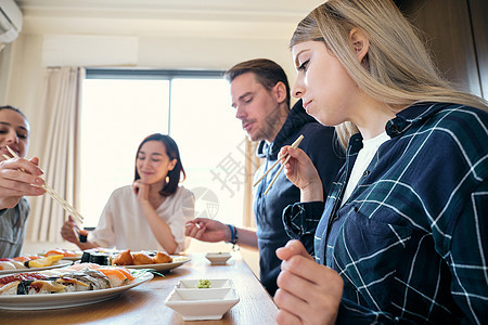 幸福日本菜肴二十多岁外国人入境日本烹饪班餐图片