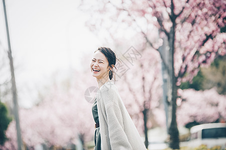 二十几岁假期新生活春天的女人肖像图片