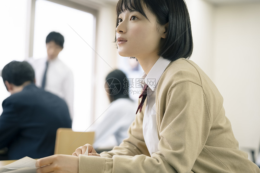 教室上课的学生高清图片下载-正版图片502276670-摄图网