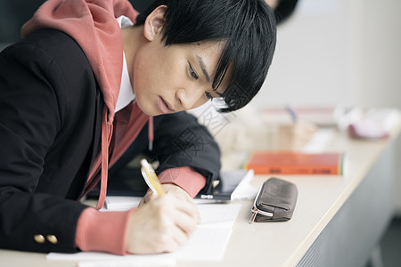 校服半身照参加考试高中生学习补习班预备学校图片