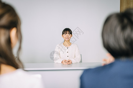 女人同事女士业务面试图片