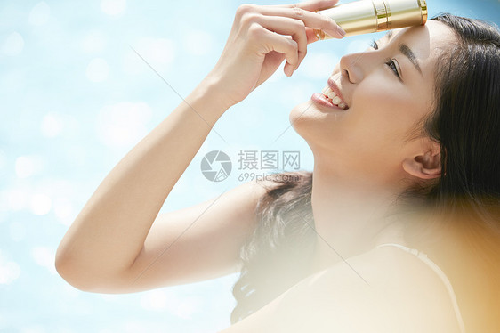 简约干净的女性美容护肤形象图片