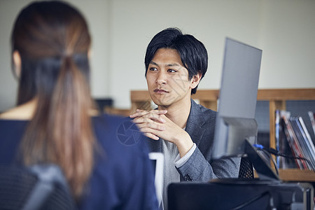 肖像女企业家空白部分商务会议图片