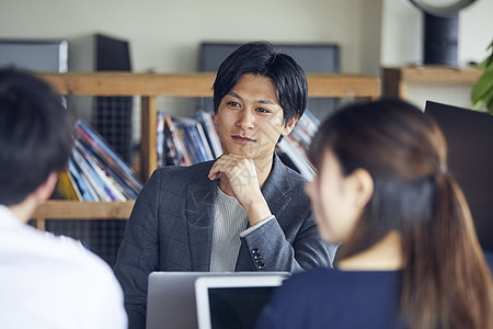 时髦协会成员商务休闲商务会议图片