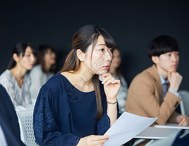 明亮女壮年商业研讨会图片