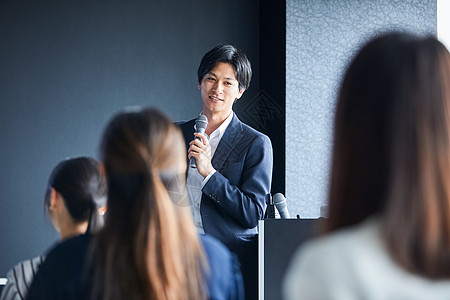 商务男士商业研讨会图片