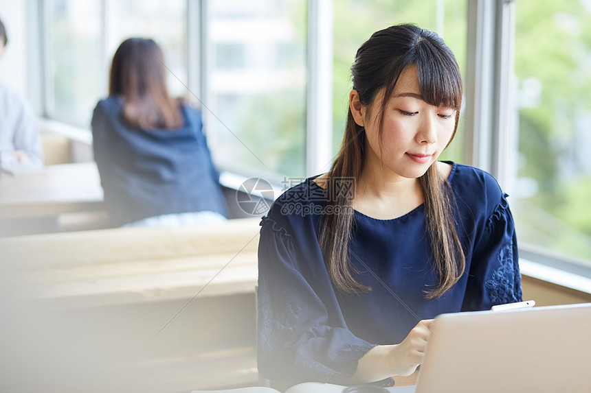 班级工作上课笔记本商业女人图片