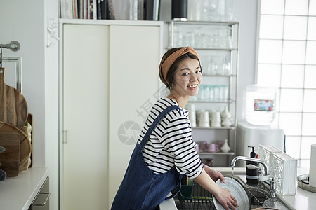 菜品笑脸肖像女人的生活方式家务图片