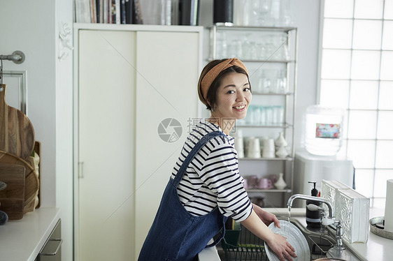 菜品笑脸肖像女人的生活方式家务图片