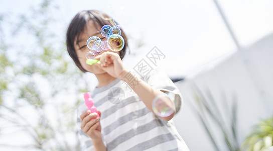 肥皂泡儿童花园孩子们的生活方式图片