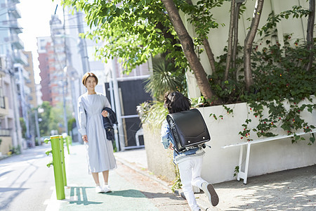 生命晴朗全身父母和孩子的生活方式图片