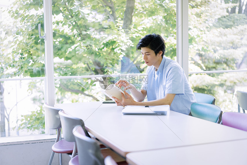 学院校园精美男大学生学习摄影合作keisenjogakuen大学图片