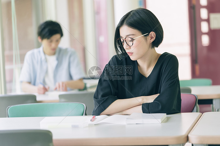 肖像同学读女大学生学习摄影合作keisenjogakuen大学图片