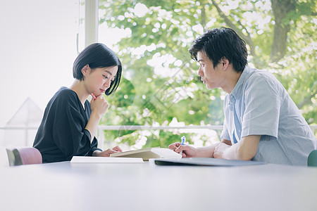 指导校园生活休息男女大学生学习摄影合作keisenjogakuen大学图片