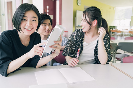 大学生校园学习形象图片