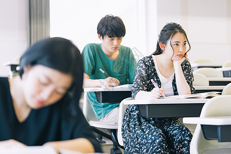 肖像全身空白部分男女大学生学习摄影合作keisenjogakuen大学图片