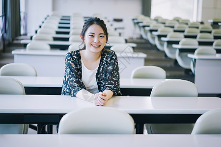 女大学生校园生活图片