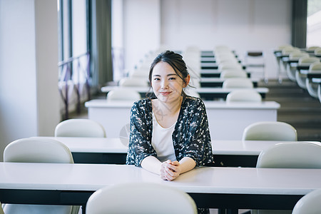 女大学生校园生活图片