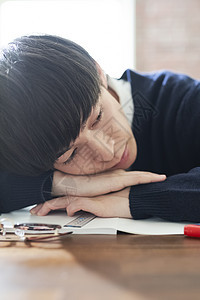 咖啡担心烦恼男孩男学生学习图片